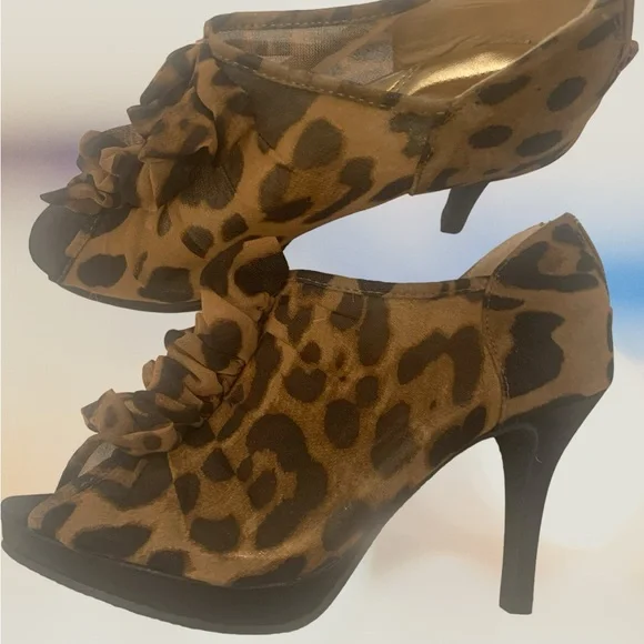 Woman’s Peep toe heels - Picture 1 of 6